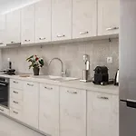 Naxos Skyline Luxury فيلة *