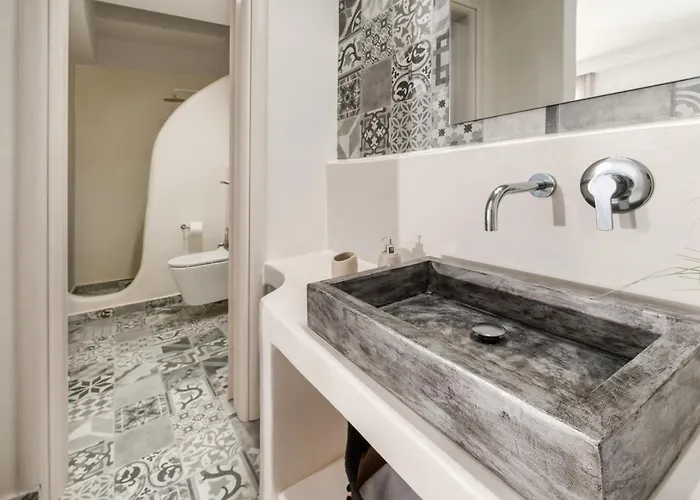 Naxos Skyline Luxury *